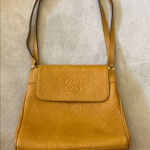 Gold handbag. Good quality. Pre loved.